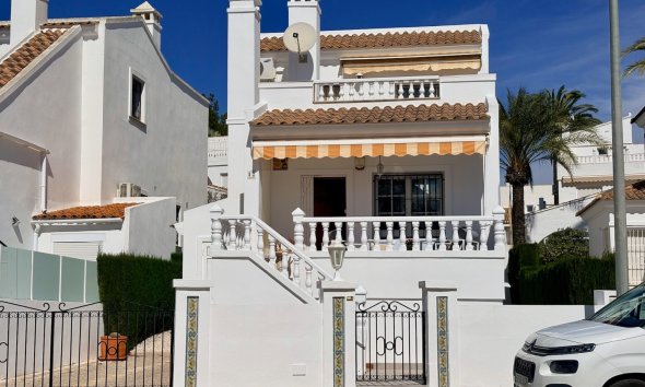 Resale - Villa - Orihuela - Villamartin