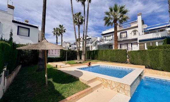 Resale - Villa - Orihuela - Villamartin