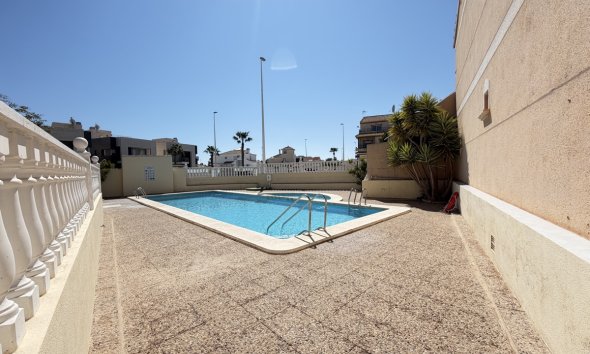 Resale - Apartment - Orihuela Costa - La Zenia
