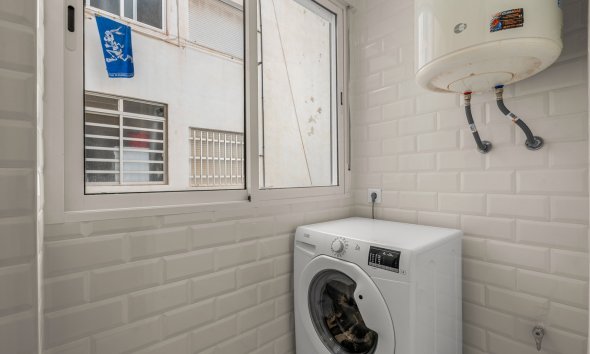 Resale - Apartment - Torrevieja - Playa de El Cura