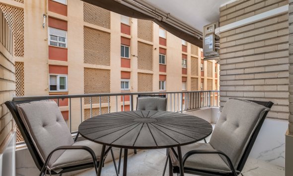 Resale - Apartment - Torrevieja - Playa de El Cura