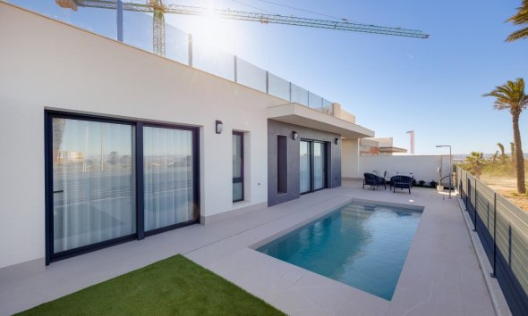Obra nueva - Villa - Torrevieja - Sector 25