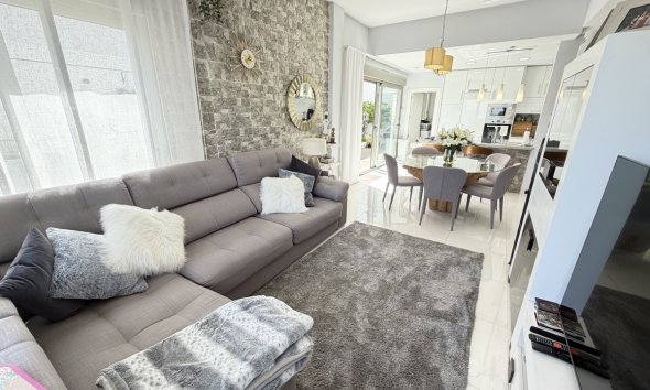 Resale - Villa - Orihuela Costa - Villamartin