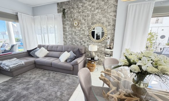 Resale - Villa - Orihuela Costa - Villamartin