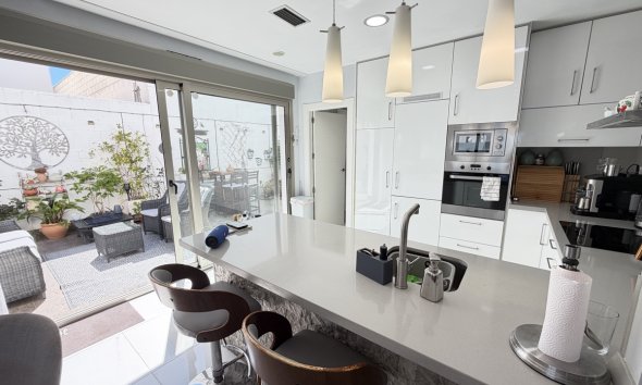 Resale - Villa - Orihuela Costa - Villamartin