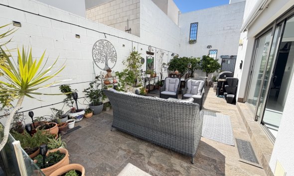 Resale - Villa - Orihuela Costa - Villamartin