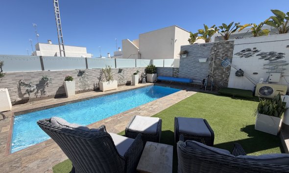 Resale - Villa - Orihuela Costa - Villamartin