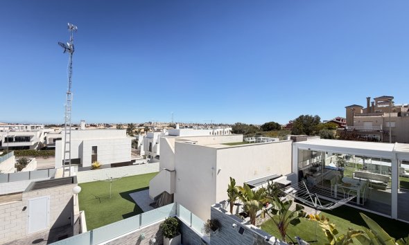Resale - Villa - Orihuela Costa - Villamartin