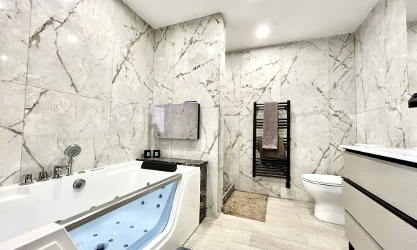 Reventa - Adosado - San Miguel de Salinas