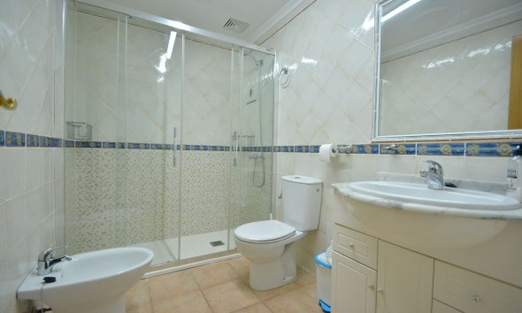 Resale - Terraced house / Townhouse - Guardamar del Segura - El Edén - Los Estaños