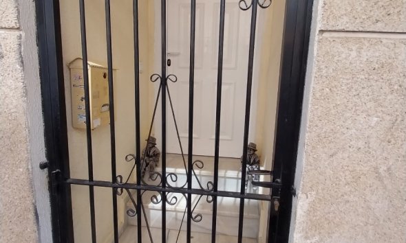 Resale - Apartment - Torrevieja - Los Locos