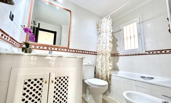 Resale - Apartment - Orihuela Costa - Villamartin