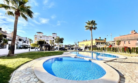 Resale - Apartment - Orihuela Costa - Villamartin