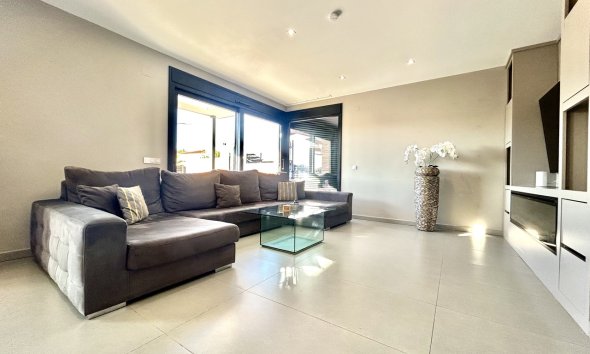 Resale - Villa - Torrevieja - Los Balcones