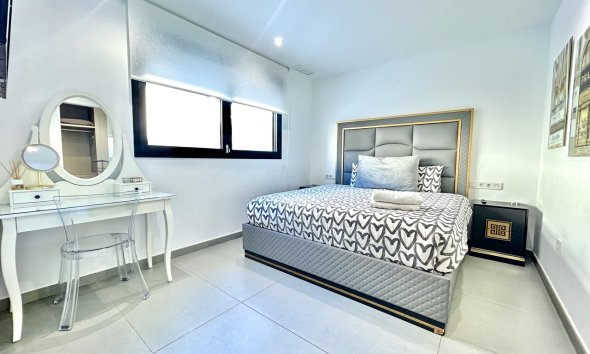 Resale - Villa - Torrevieja - Los Balcones