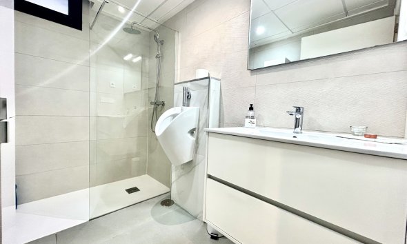 Resale - Villa - Torrevieja - Los Balcones