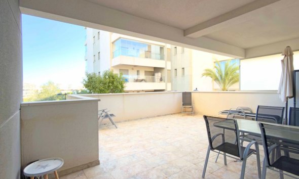 Resale - Apartment - Orihuela Costa - Los Dolses