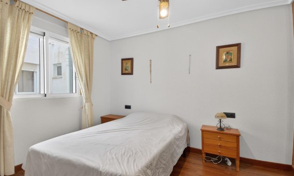 Resale - Apartment - Torrevieja - Parque de las Naciones