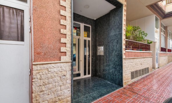 Resale - Apartment - Torrevieja - Parque de las Naciones