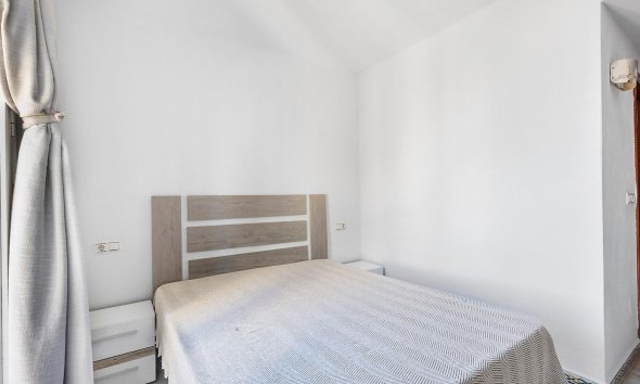 Resale - Apartment - Torrevieja - Playa de los locos