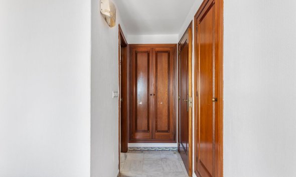 Resale - Apartment - Torrevieja - Playa de los locos