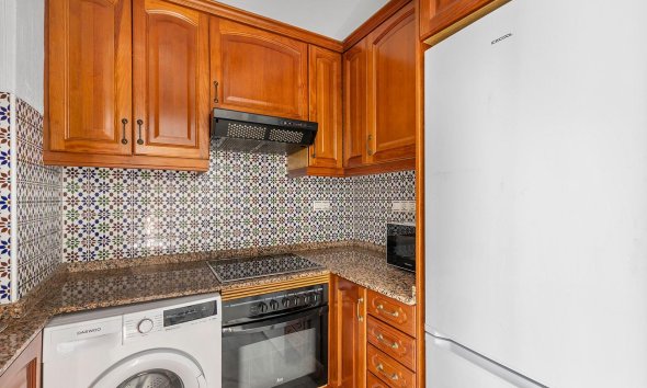 Resale - Apartment - Torrevieja - Playa de los locos