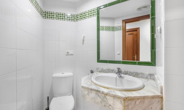 Resale - Apartment - Torrevieja - Playa de los locos