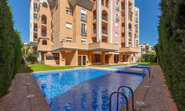 Resale - Apartment - Torrevieja - Playa de los locos