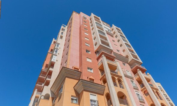 Resale - Apartment - Torrevieja - Playa de los locos