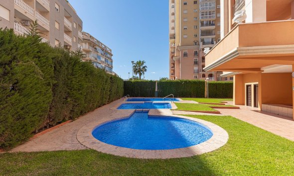 Resale - Apartment - Torrevieja - Playa de los locos