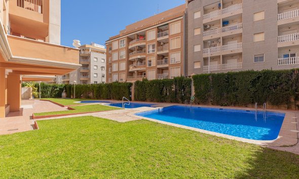 Resale - Apartment - Torrevieja - Playa de los locos