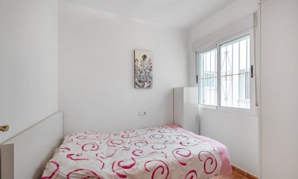 Resale - Apartment - Torrevieja - Centro - Muelle Pesquero