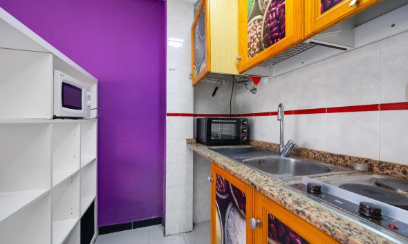 Resale - Apartment - Torrevieja - Playa de Los Locos-Curva del Palangre