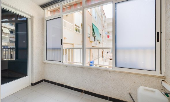 Resale - Apartment - Torrevieja - Playa de Los Locos-Curva del Palangre