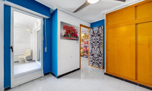 Resale - Apartment - Torrevieja - Playa de Los Locos-Curva del Palangre