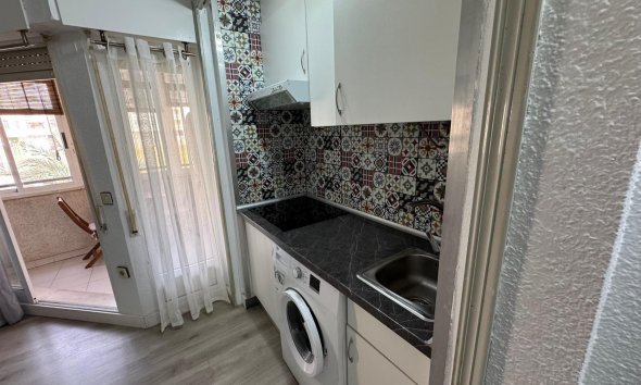 Resale - Apartment - Torrevieja - Playa de Los Locos-Curva del Palangre