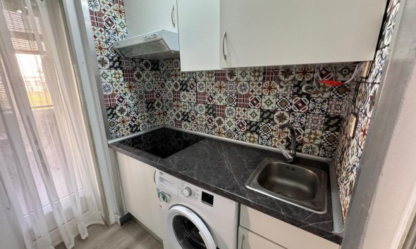 Resale - Apartment - Torrevieja - Playa de Los Locos-Curva del Palangre