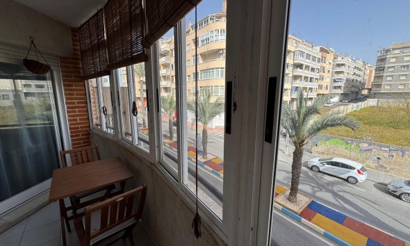 Resale - Apartment - Torrevieja - Playa de Los Locos-Curva del Palangre