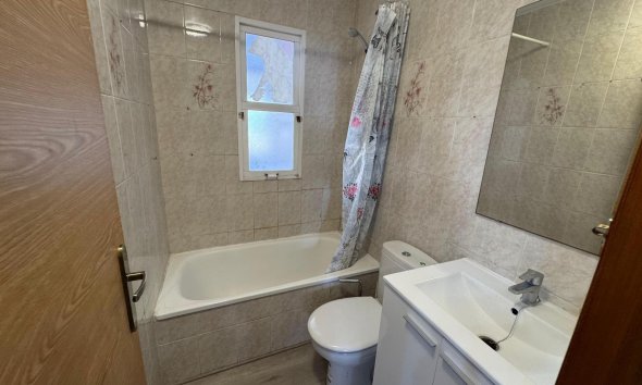 Resale - Apartment - Torrevieja - Playa de Los Locos-Curva del Palangre