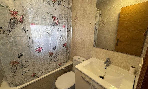 Resale - Apartment - Torrevieja - Playa de Los Locos-Curva del Palangre