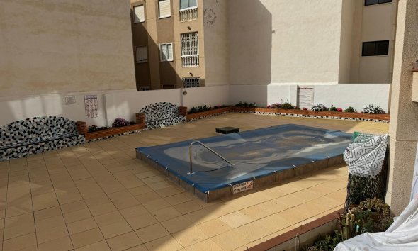 Resale - Apartment - Torrevieja - Playa de Los Locos-Curva del Palangre