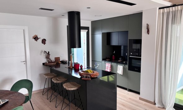 Resale - Villa - Los Montesinos - La Herada