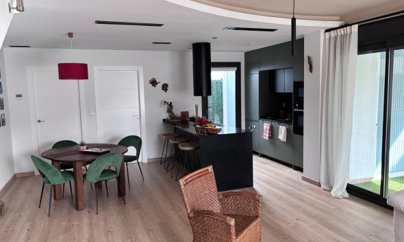 Resale - Villa - Los Montesinos - La Herada