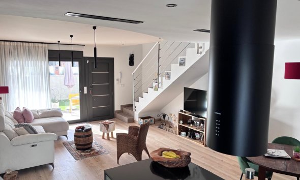 Resale - Villa - Los Montesinos - La Herada