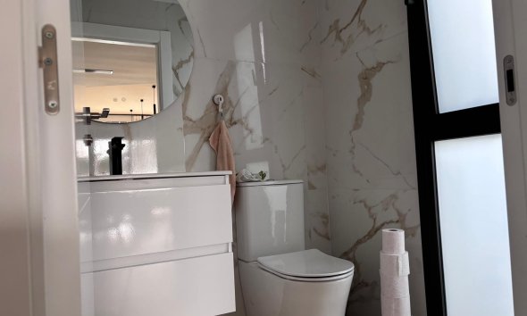 Resale - Villa - Los Montesinos - La Herada