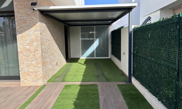 Resale - Villa - Los Montesinos - La Herada