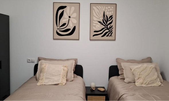 Resale - Apartment - Torrevieja - Acequion