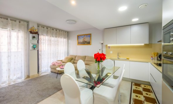 Resale - Apartment - Torrevieja - Estacion de autobuses