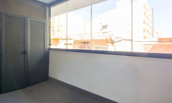 Resale - Apartment - Torrevieja - Estacion de autobuses