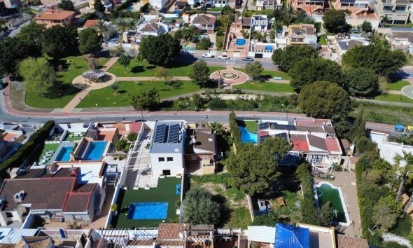 Resale - Villa - Torrevieja - Los balcones